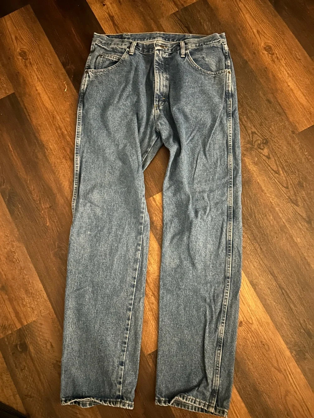 Wrangler Men's Relaxed Fit Light Blue Denim Jeans